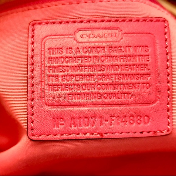 GUC Coach Graffiti Daisy Multi-Color Florals, Pink Nylon Shoulder Bag/Tote - Picture 8 of 16